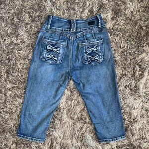 Women’s Bow Designed Back Pocketed Casual Blue Denim Capris